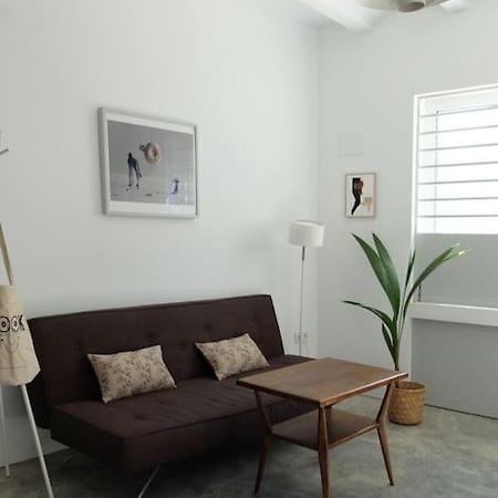 Design Apartment Near City Center, Cool Popular Neighborhood Севілья Екстер'єр фото