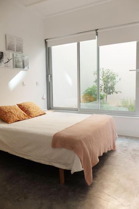Design Apartment Near City Center, Cool Popular Neighborhood Севілья Екстер'єр фото